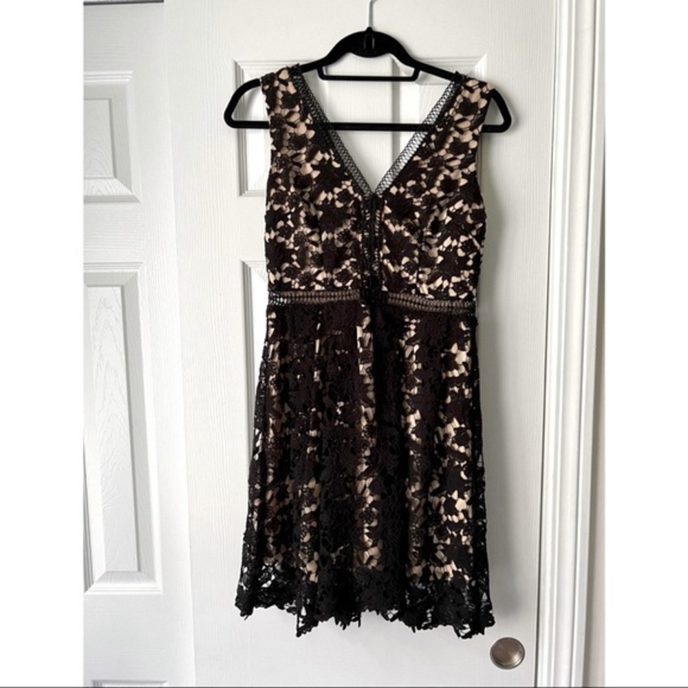 Francesca’s‎ Lace Dress